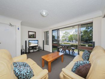 Tradewinds Unit 1 / 110 Victoria Parade - Tourism Brisbane 0