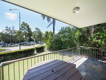 Tradewinds Unit 1 / 110 Victoria Parade - Tourism Brisbane 3