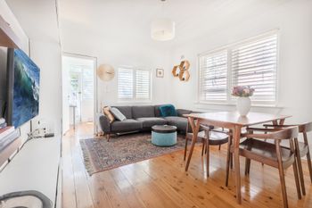 Picturesque Bellevue Hill 2BR Apt H452 - Tourism Brisbane 0