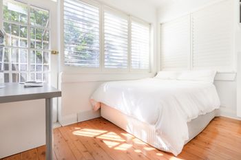 Picturesque Bellevue Hill 2BR Apt H452 - Tourism Brisbane 1