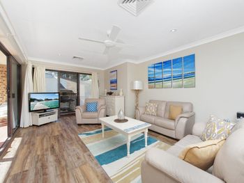 Grevillia Bay Parklands Unit 49 / 2 Gowrie Avenue - Tourism Brisbane 0