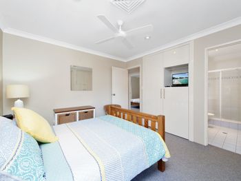 Grevillia Bay Parklands Unit 49 / 2 Gowrie Avenue - Tourism Brisbane 1