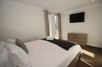 Swan View Family Home - Tourism Brisbane 3