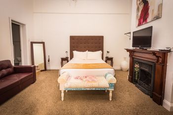 Spooky Hall Motel - Tourism Brisbane 1