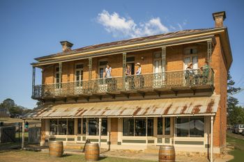 Hill End Historic Cottages - Brisbane Tourism 0