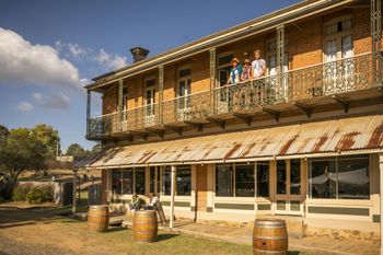 Hill End Historic Cottages - Brisbane Tourism 5