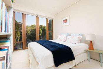 Stunning East Suburb Coastal Home H373 - Tourism Brisbane 6