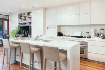 Stunning East Suburb Coastal Home H373 - Tourism Brisbane 3