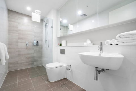F03-darling Harbour 1 BDR APT - Tourism Brisbane 3