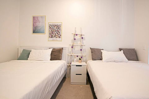 F03-darling Harbour 1 BDR APT - Tourism Brisbane 2