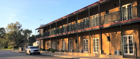 Settlers Hotel York - Brisbane Tourism 1