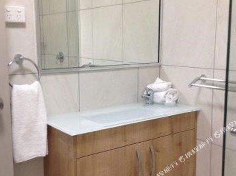 BEST WESTERN CASTLE LODGE MOTEL - Brisbane 4u 3