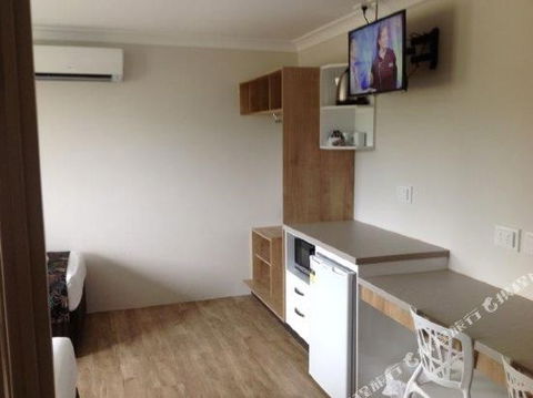 BEST WESTERN CASTLE LODGE MOTEL - Brisbane 4u 0