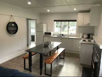 Maydena Digs Cottage - Brisbane Tourism 5