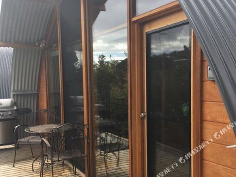 Bruny Island Accommodation 43 Degrees Beachside Studio Spa Apartments (1) - Tourism Brisbane 4