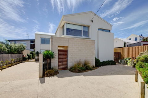 Villa Moyne - Tourism Brisbane 0