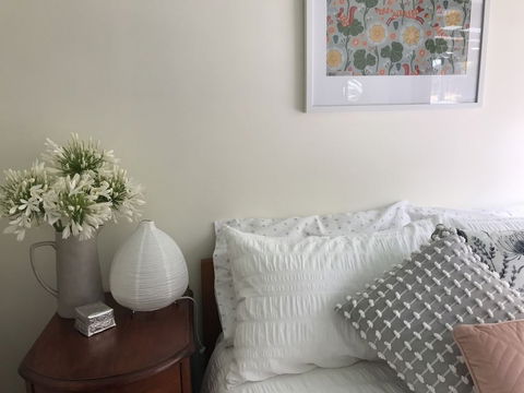 Beautiful Cottage, Ocean Views, Amazing Gardens, 12 Minute Walk To Beach - Tourism Brisbane 6