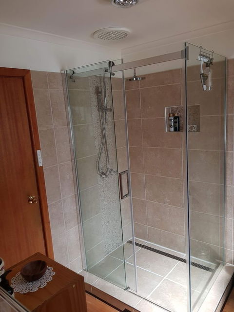 Beautiful Cottage, Ocean Views, Amazing Gardens, 12 Minute Walk To Beach - Tourism Brisbane 4