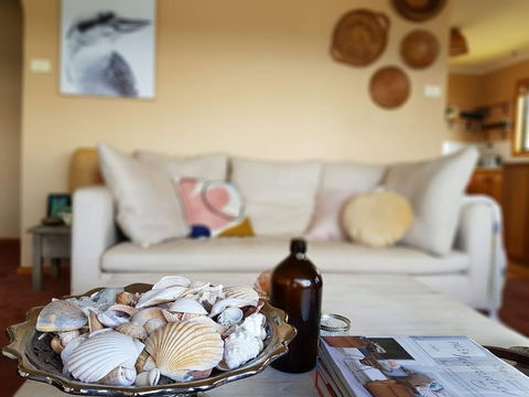 Beautiful Cottage, Ocean Views, Amazing Gardens, 12 Minute Walk To Beach - Tourism Brisbane 5