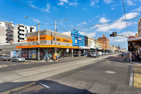 BRUNSWICK Stylish Space With Parking + Netflix - Brisbane Tourism 4