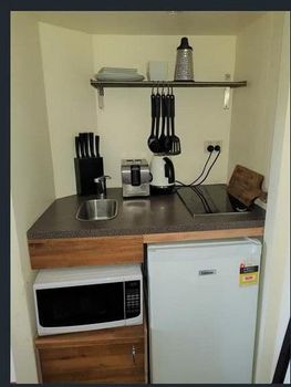 BUDGET Bourke St. Apartment - Tourism Brisbane 3