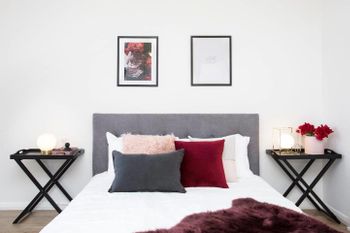 Designer Executive Apartment + Parking Near Train - Brisbane 4u 5