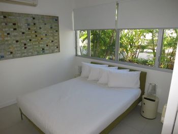 SoCal Swim Out 2 Bedroom Apartment - Tourism Brisbane 5