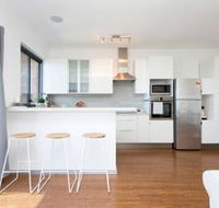 Beachside Apartment with Stunning Views  Parking - Tourism Brisbane