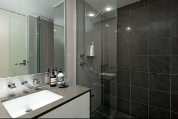 Elegant Elizabeth Bay H374 - Brisbane Tourism 1