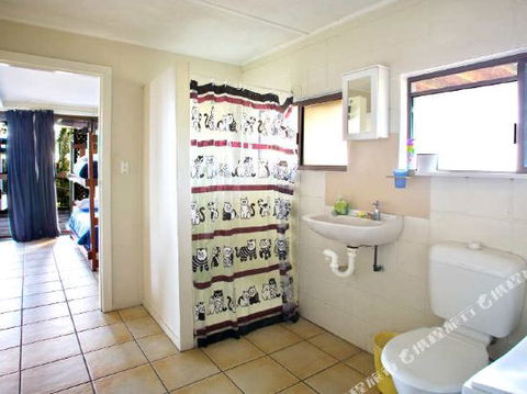 1770 Beach Accommodation Elliot Lodge - Brisbane Tourism 1