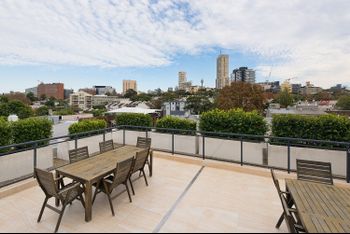 Perfect 2 Bedroom In Rushcutters Bay - Tourism Brisbane 3