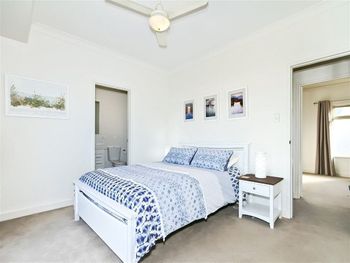 Modern Seaside Sanctuary - Brisbane Tourism 1