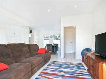 Modern Seaside Sanctuary - Brisbane Tourism 2