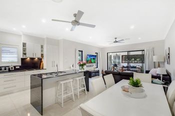 Paradise At The Point - Tourism Brisbane 3
