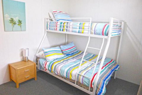 The Relax Shack At Culburra Beach Sleeps 7 - Tourism Brisbane 4