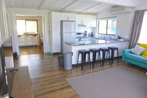 The Relax Shack At Culburra Beach Sleeps 7 - Tourism Brisbane 7