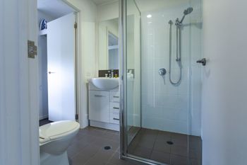 Watt Street 1 BR Apartment W Ocean Views - Tourism Brisbane 2