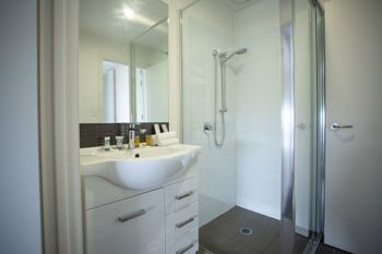 Watt Street 1 BR Apartment W Ocean Views - Tourism Brisbane 1