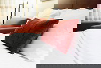 Banjos Accommodation - Brisbane Tourism 0