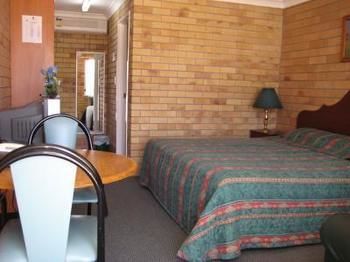 Dragon & Phoenix Motel - Brisbane Tourism 2