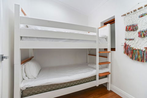 HomeHotel LuxuryHome 500m Crows Nest Shops - Brisbane Tourism 3
