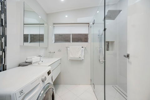 HomeHotel LuxuryHome 500m Crows Nest Shops - Brisbane Tourism 2