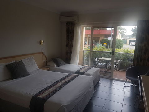 Jopen Cafe & Motel - Brisbane 4u 6