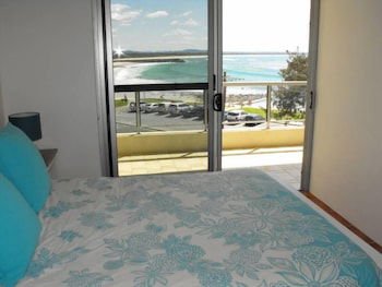 Beachpoint Unit 202 - Brisbane 4u 5