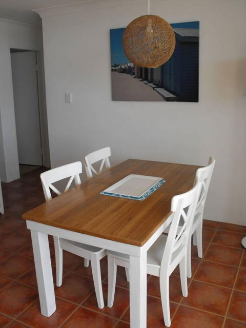 Beachpoint Unit 202 - Brisbane 4u 3