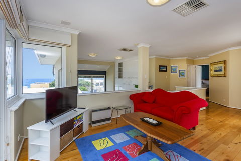 Scarborough Seaview Loft - Tourism Brisbane 5