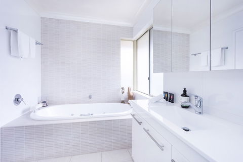 Scarborough Seaview Loft - Tourism Brisbane 4