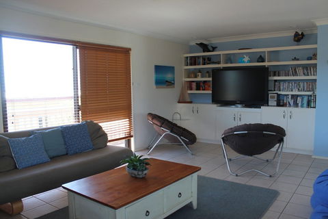 Casa La La Malua Bay - Brisbane Tourism 4