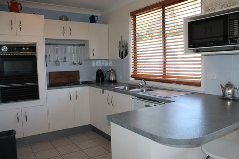 Casa La La Malua Bay - Brisbane Tourism 1