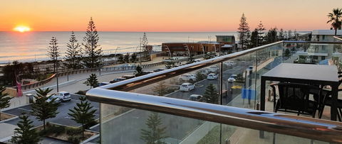 Sea Breeze Luxury Holiday Apartment Accommodation - Tourism Brisbane 0